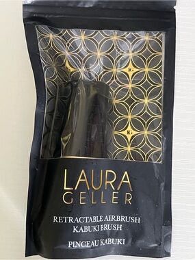 Laura Geller Retractable Airbrush Kabuki Brush - Black & Gold